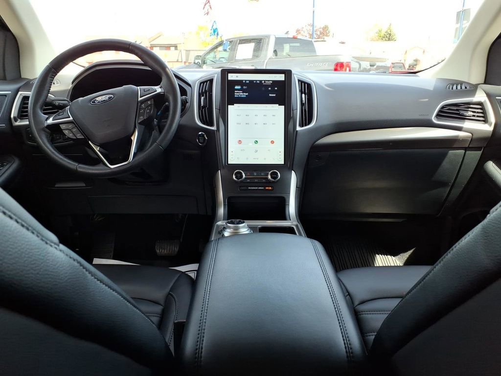 Certified 2024 Ford Edge SEL w/ Convenience Package AWD/4WD image 12