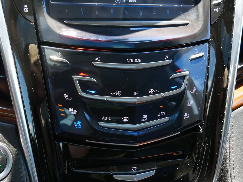 Used 2019 Cadillac Escalade Premium Luxury w/ LPO, Radiant Package AWD/4WD image 25