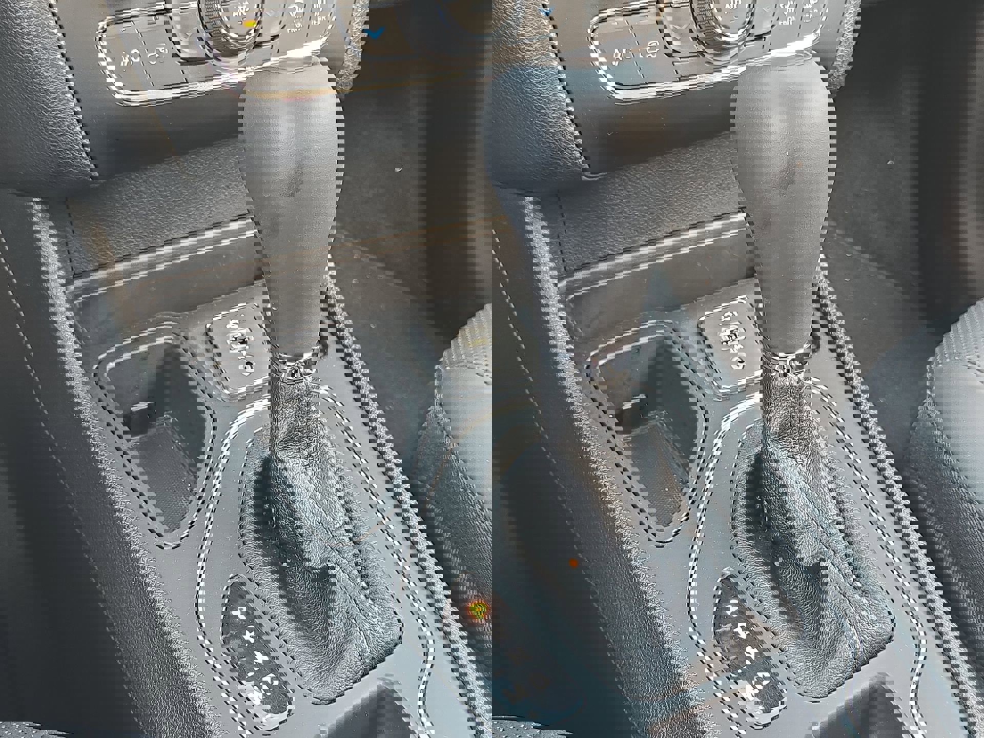 Used 2021 Jeep Cherokee Latitude Lux w/ Comfort/Convenience Group image 20