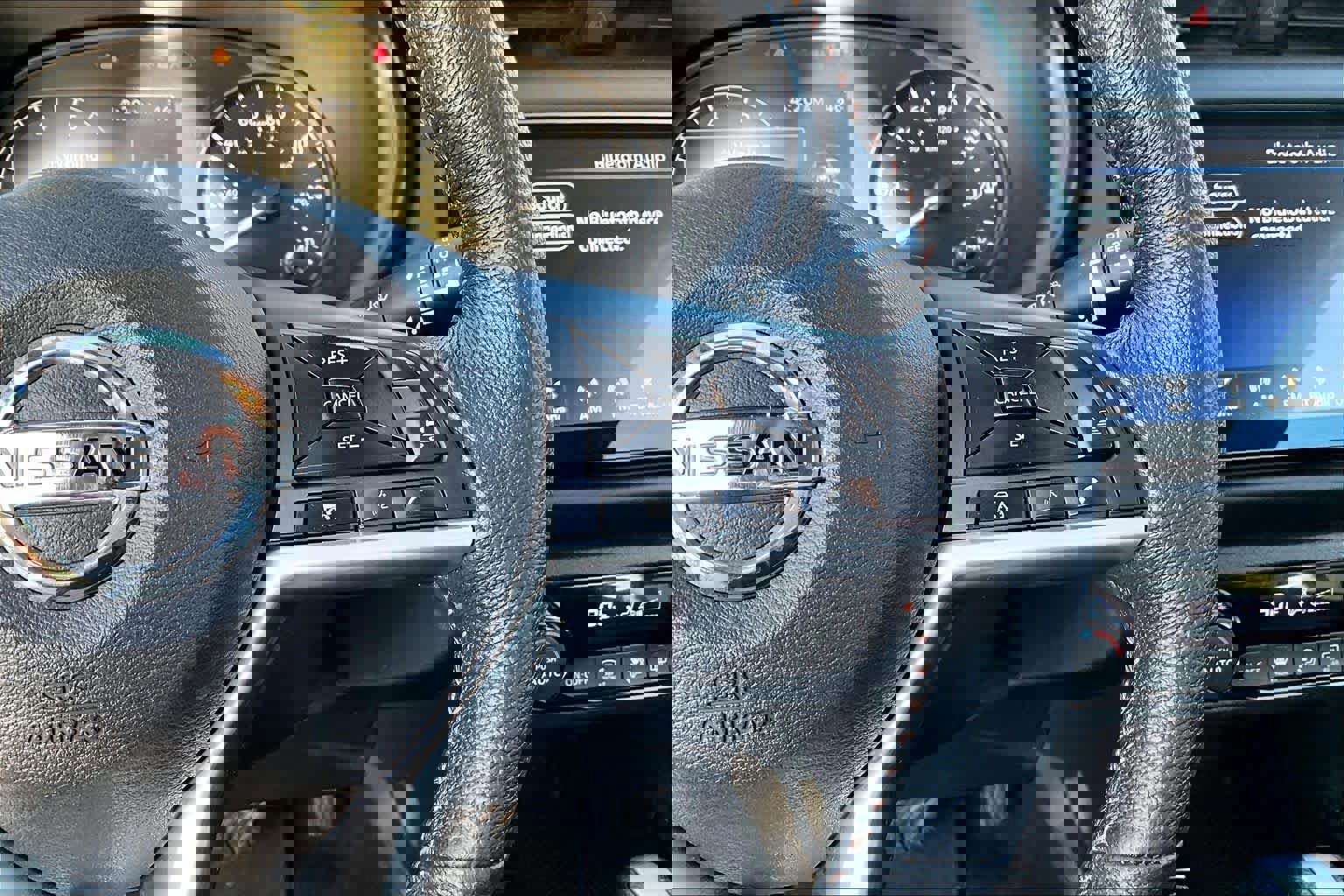 Used 2021 Nissan Kicks SR image 24