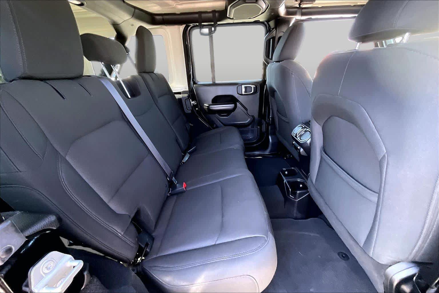 Used 2018 Jeep Wrangler Unlimited Sport S AWD/4WD image 17