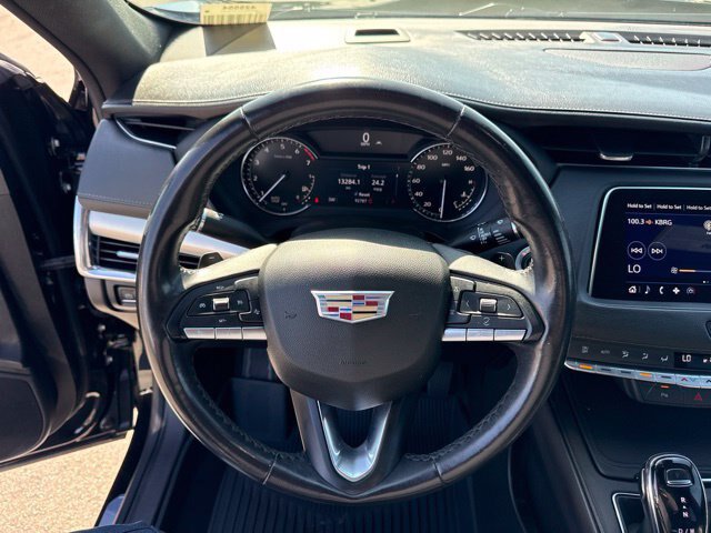 Used 2023 Cadillac XT4 Premium Luxury FWD image 21