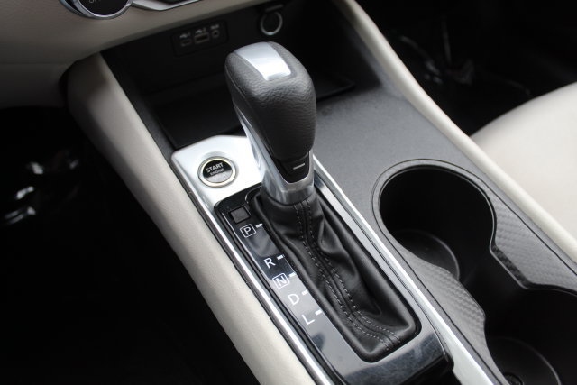 Used 2025 Nissan Altima 2.5 SV FWD image 27