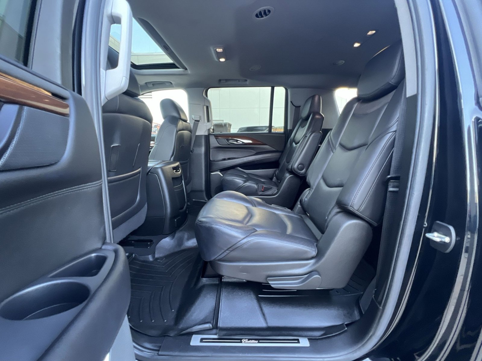 Used 2020 Cadillac Escalade ESV Luxury image 25