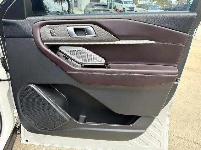 Certified 2025 Ford Explorer Platinum RWD image 17