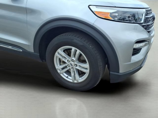 Certified 2023 Ford Explorer XLT w/ Equipment Group 202A AWD/4WD image 4