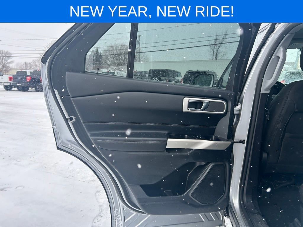 Certified 2022 Ford Explorer XLT image 17