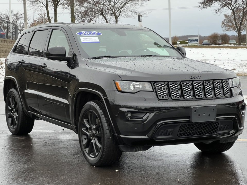 Used 2022 Jeep Grand Cherokee Laredo X image 39