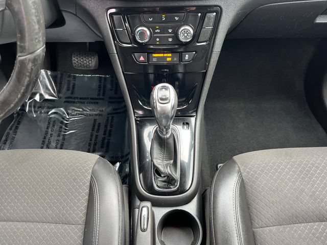 Used 2020 Buick Encore Preferred AWD/4WD image 17