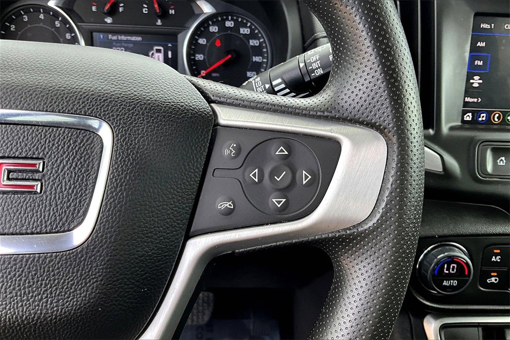 Used 2023 GMC Terrain SLE w/ Driver Convenience Package image 19