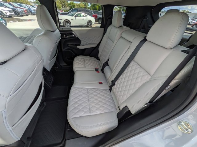 Used 2023 Mitsubishi Outlander SEL 40th Anniversary AWD/4WD image 18