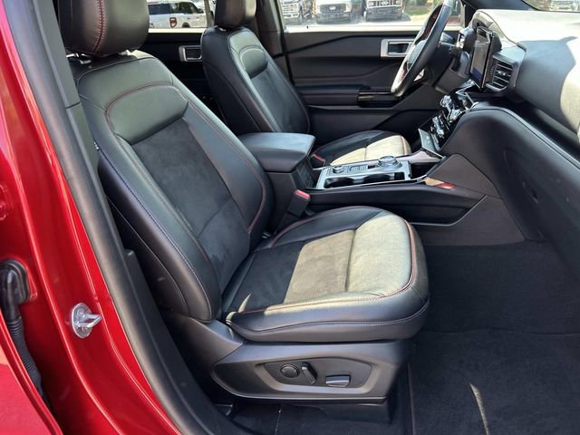 Certified 2024 Ford Explorer ST-Line w/ Class IV Trailer Tow Package AWD/4WD image 32