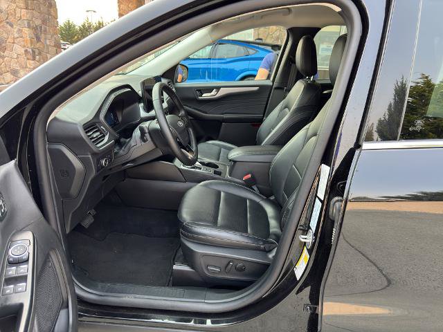 Certified 2025 Ford Escape Platinum AWD/4WD image 16