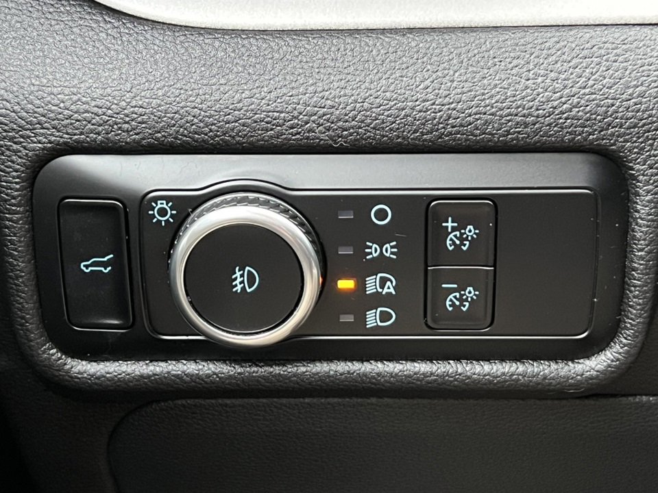 Certified 2023 Ford Explorer XLT w/ Equipment Group 202A image 19