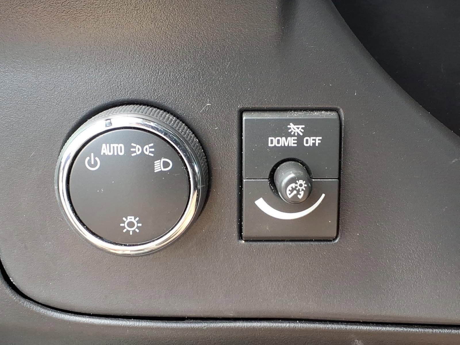 Used 2024 Chevrolet Express 2500 w/ Driver Convenience Package RWD image 14