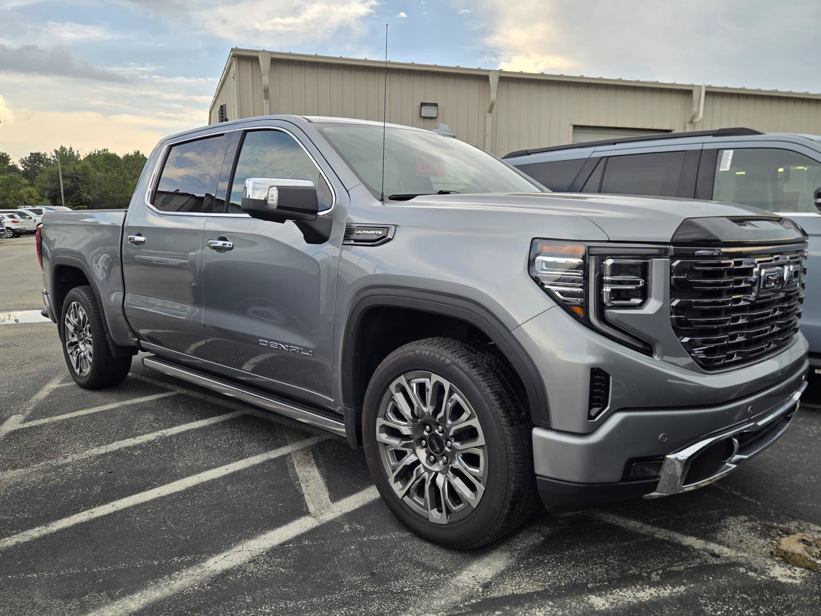 Used 2026 GMC Sierra 1500 Denali Ultimate AWD/4WD image 2