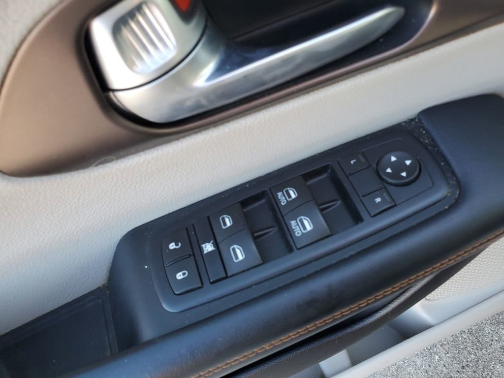 Used 2017 Chrysler Pacifica Touring image 15