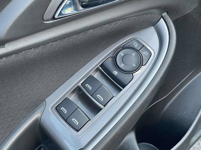 Used 2025 Chevrolet Malibu LT FWD image 18