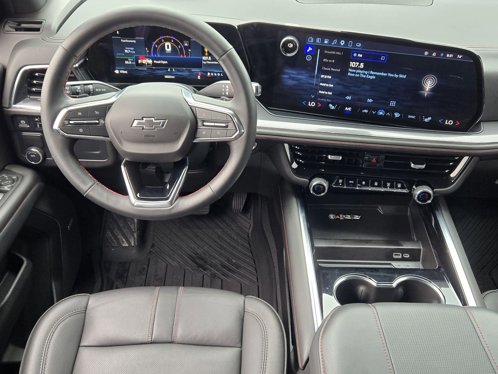 Used 2025 Chevrolet Suburban RST w/ Comfort Package image 25