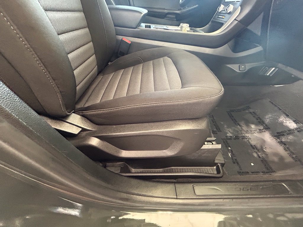 Certified 2024 Ford Edge SE w/ Black Appearance Package AWD/4WD image 22