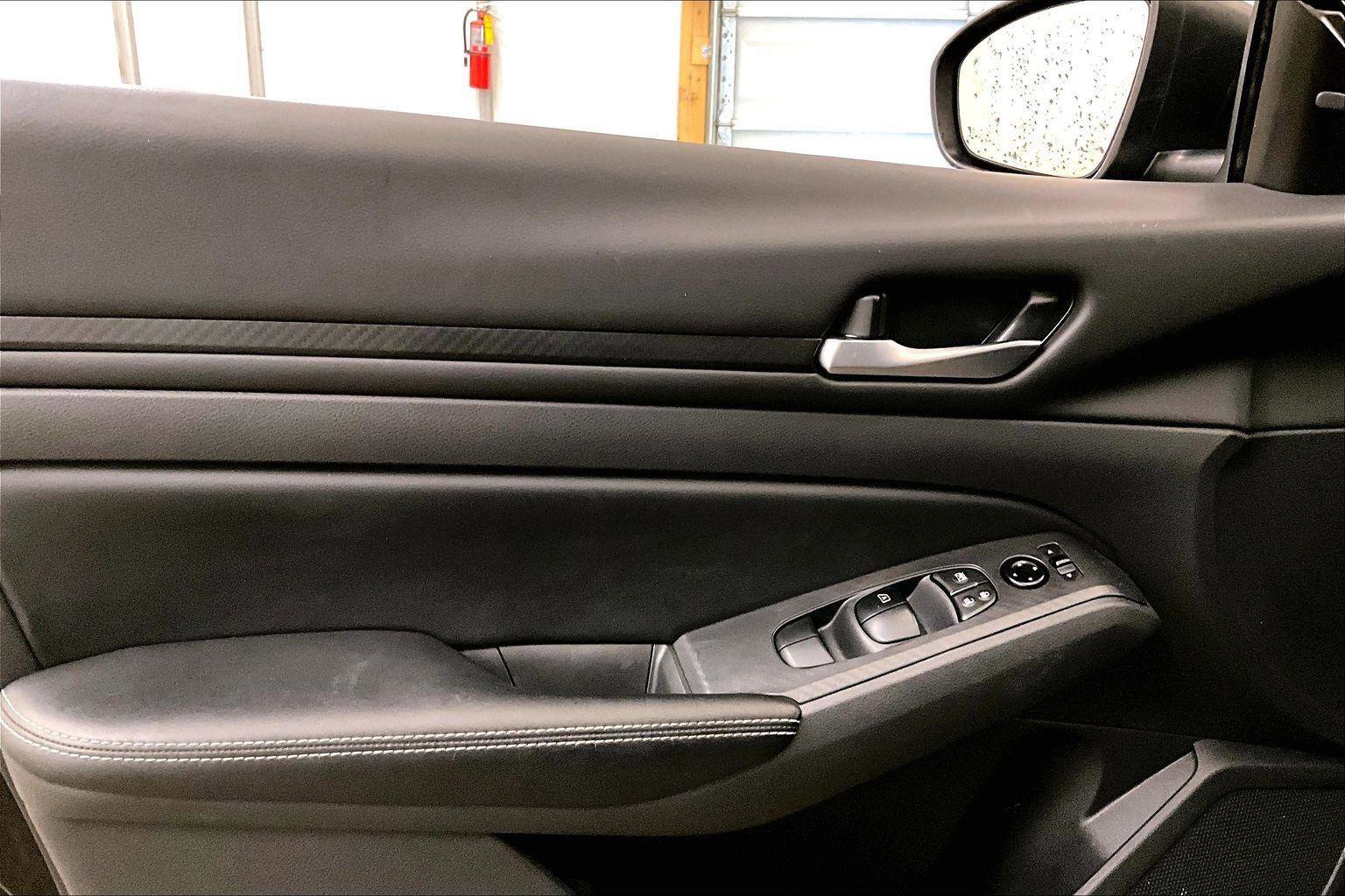 Used 2024 Nissan Altima 2.5 SV image 22