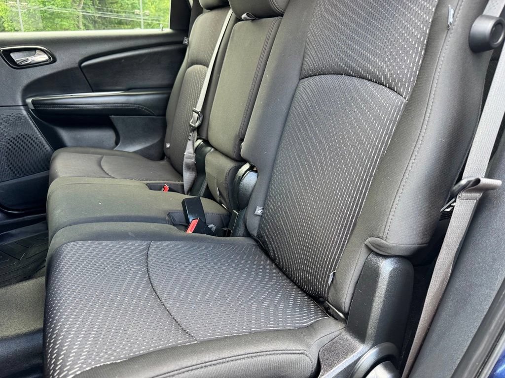 Used 2019 Dodge Journey SE FWD image 23