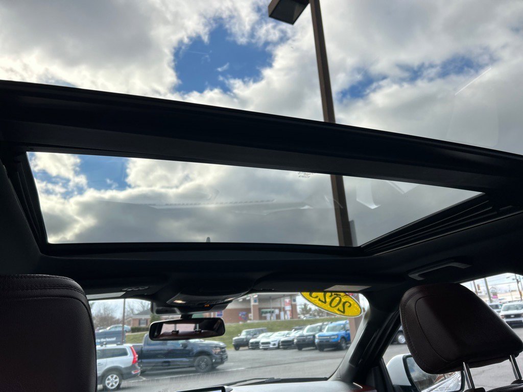 Certified 2023 Ford Expedition Limited image 4