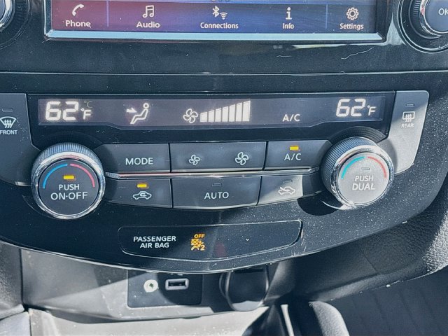 Used 2018 Nissan Rogue SV FWD image 15