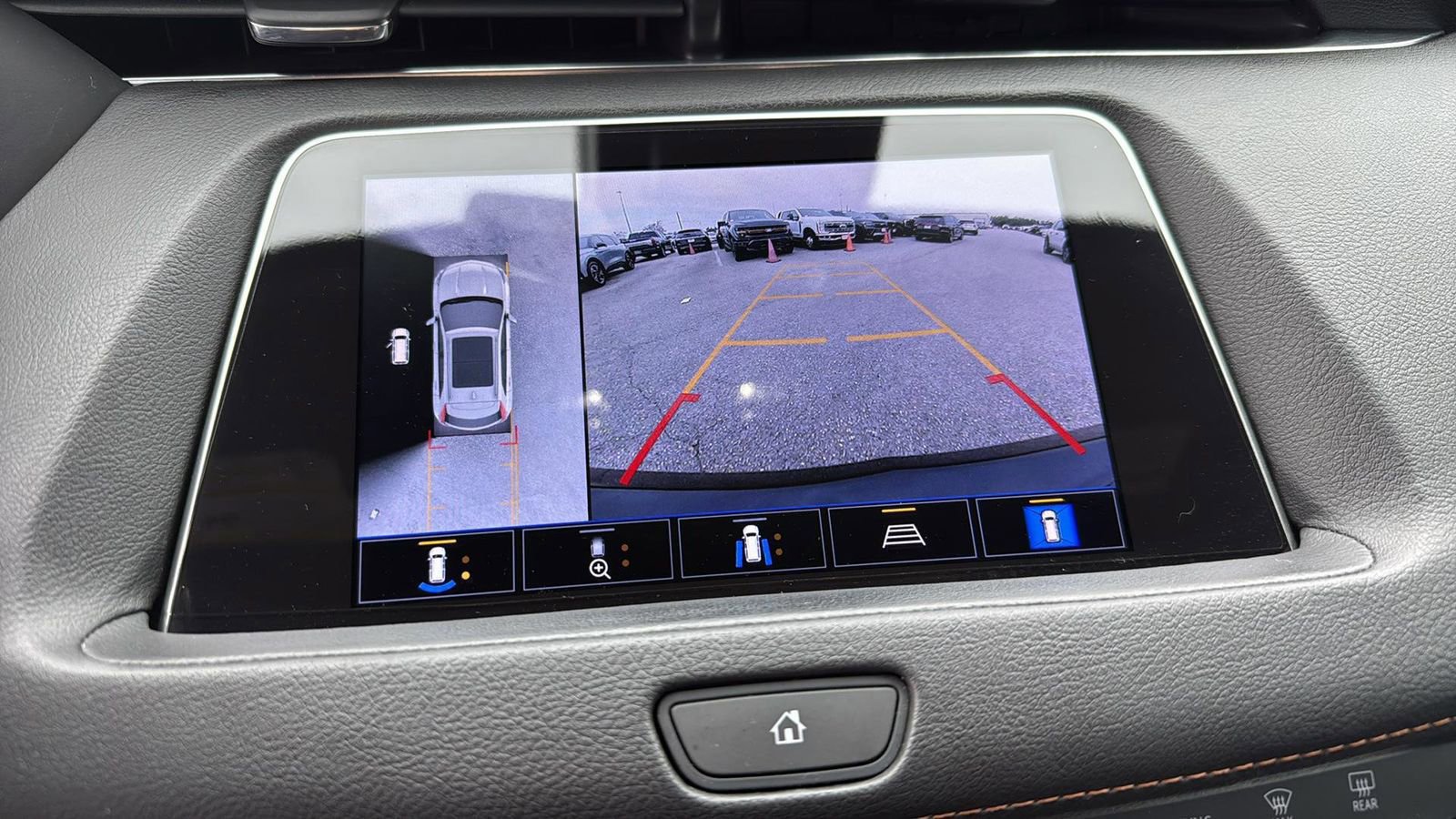 Used 2022 Cadillac XT4 Sport w/ Comfort Package image 19