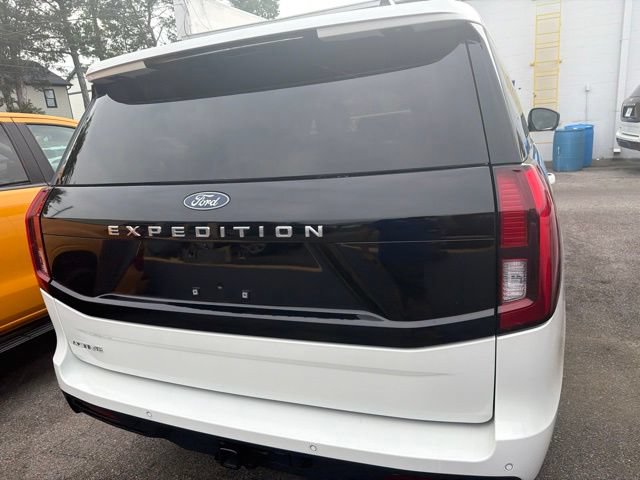 Certified 2025 Ford Expedition Active AWD/4WD image 24