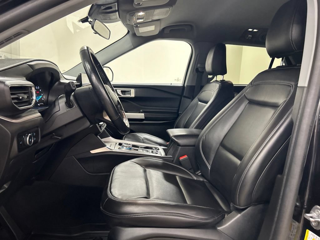 Certified 2023 Ford Explorer XLT w/ Equipment Group 202A AWD/4WD image 10