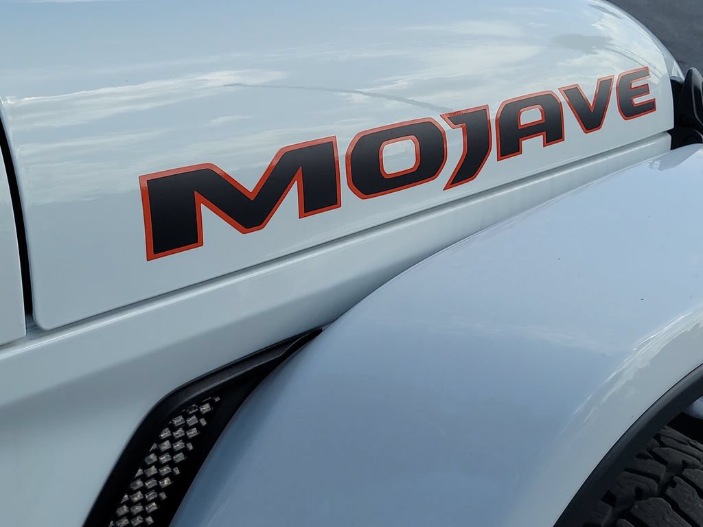 Used 2025 Jeep Gladiator Mojave AWD/4WD image 7