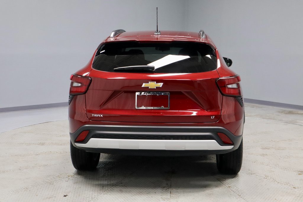 Used 2024 Chevrolet Trax LT w/ Driver Confidence Package image 4