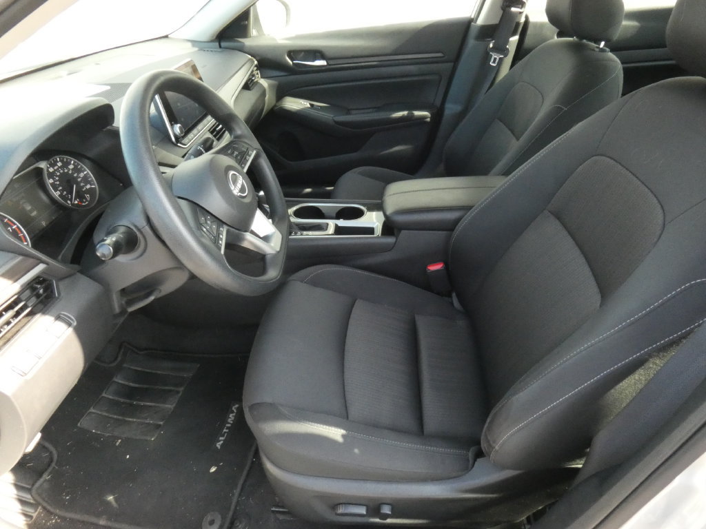 Used 2024 Nissan Altima 2.5 SV FWD image 7