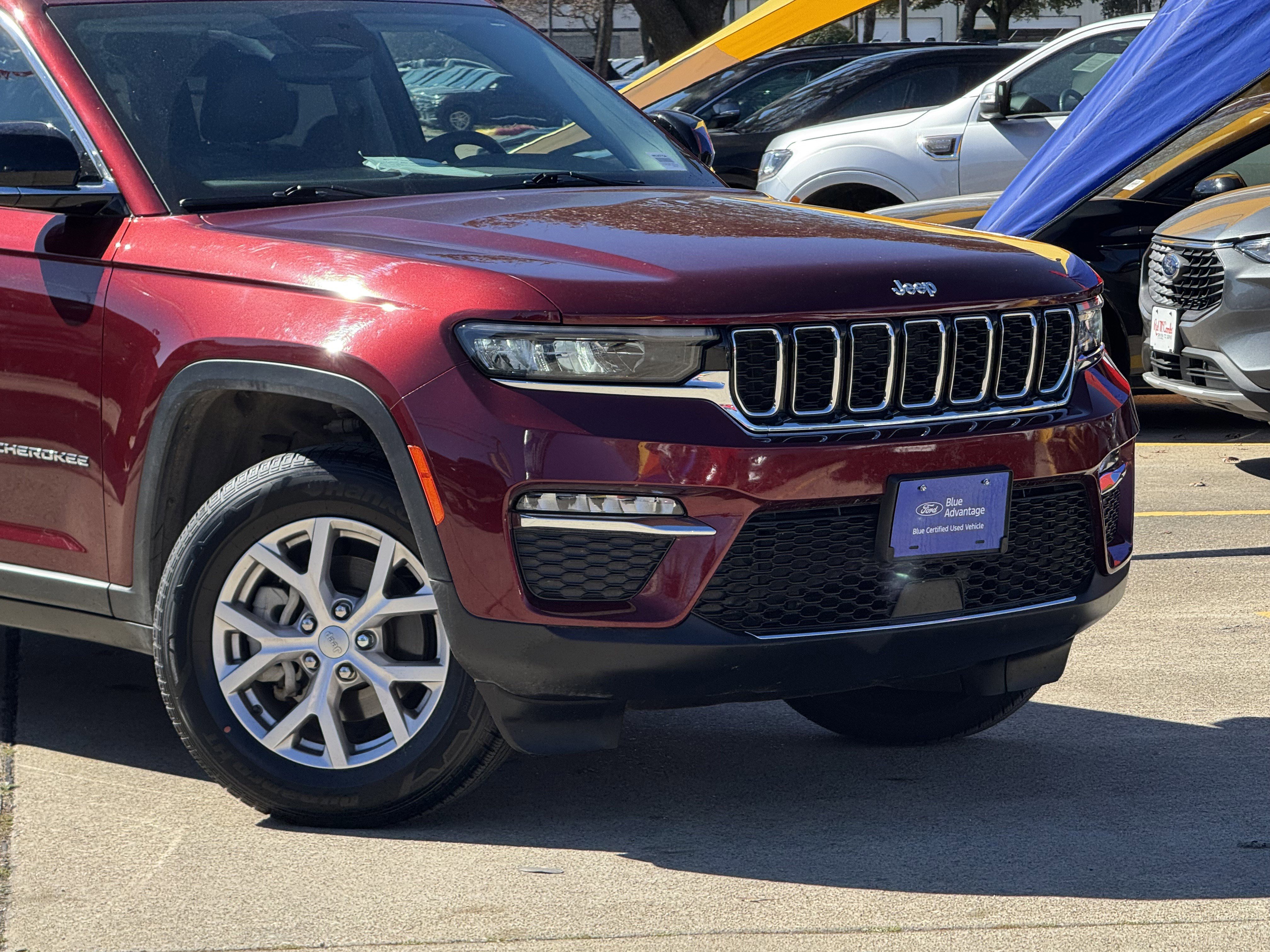 Used 2022 Jeep Grand Cherokee Limited image 2