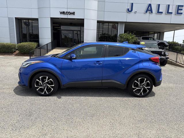 Used 2022 Toyota C-HR XLE FWD image 3