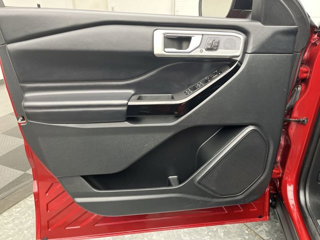 Certified 2023 Ford Explorer Platinum w/ Equipment Group 601A AWD/4WD image 9