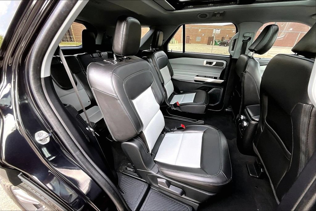 Certified 2022 Ford Explorer XLT w/ Equipment Group 202A AWD/4WD image 26