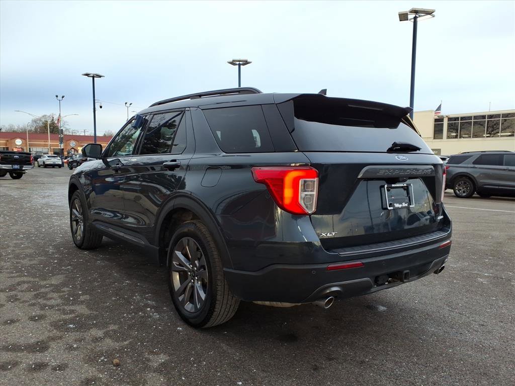 Certified 2022 Ford Explorer XLT w/ Equipment Group 202A image 9
