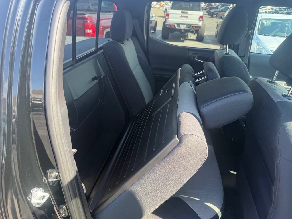 Used 2021 Toyota Tacoma TRD Sport AWD/4WD image 57