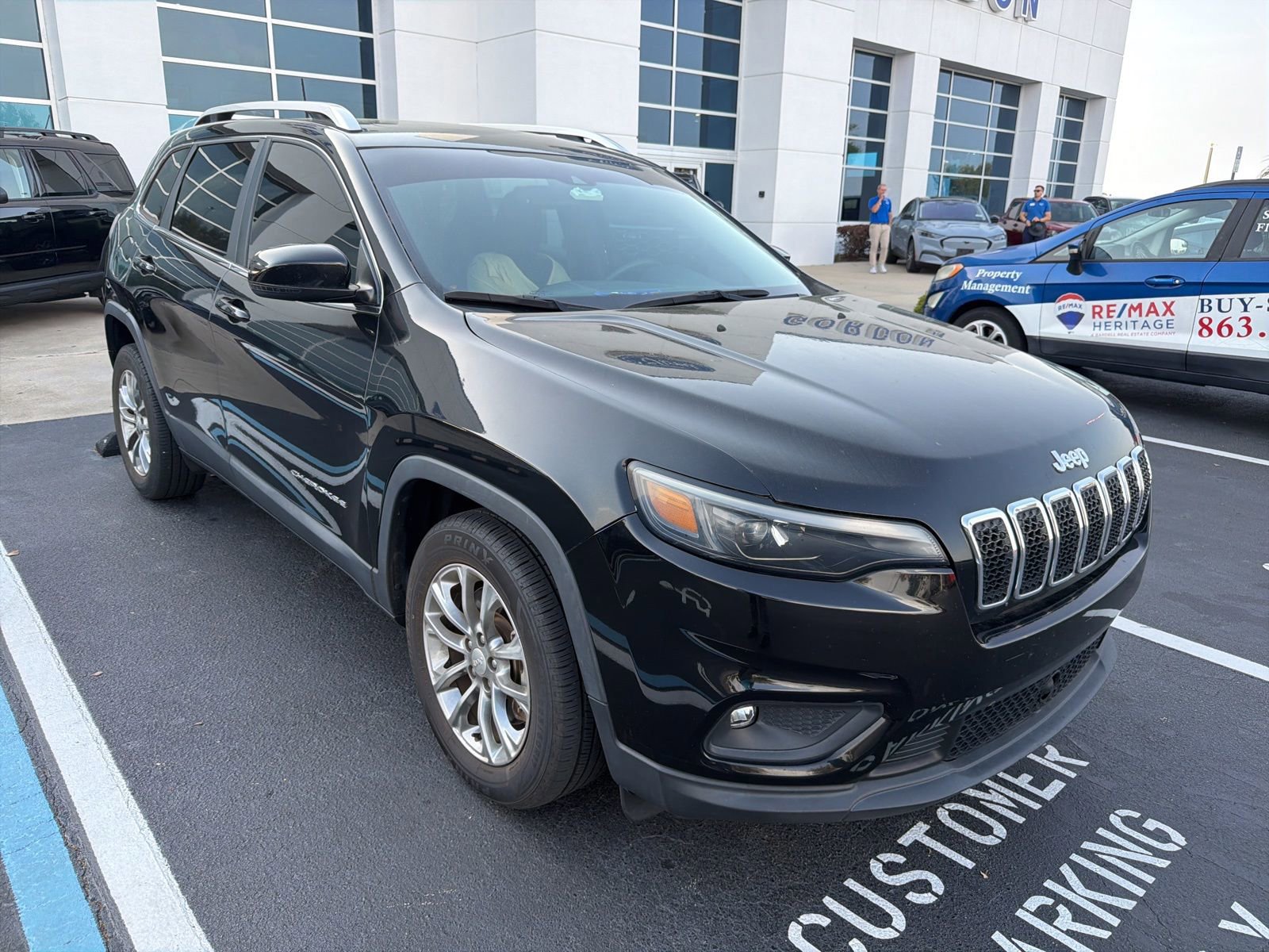 Used 2021 Jeep Cherokee Latitude Lux w/ Sun & Sound Group FWD image 6