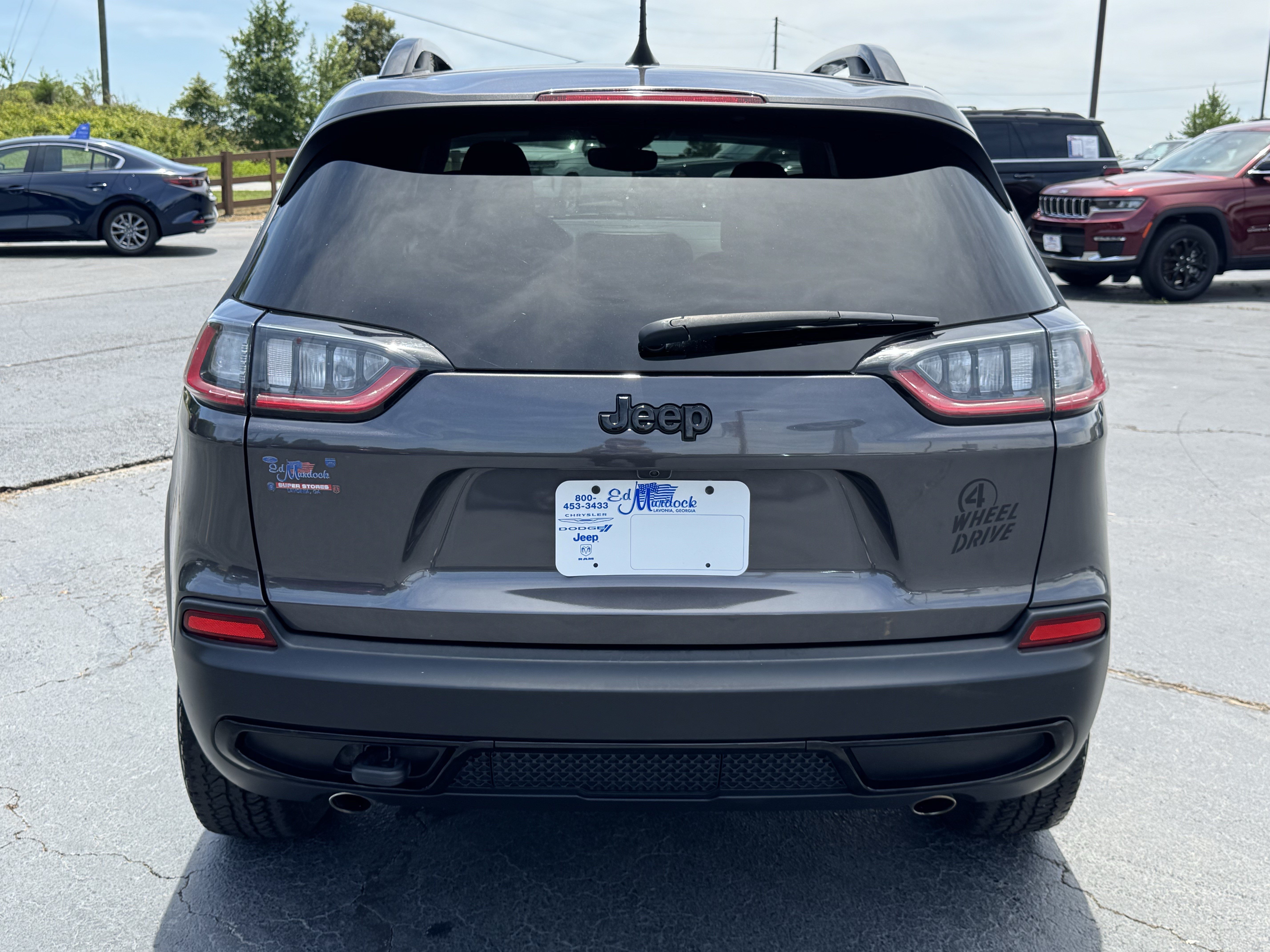 Used 2022 Jeep Cherokee Latitude AWD/4WD image 6