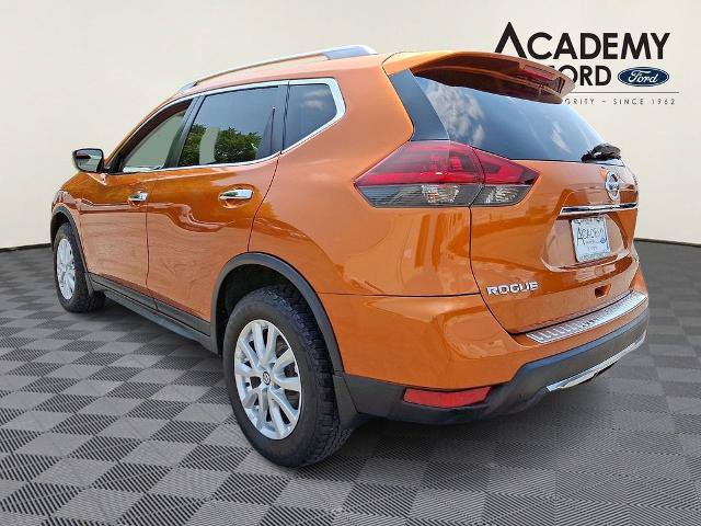 Used 2018 Nissan Rogue SV AWD/4WD image 4