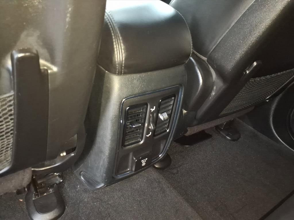 Used 2022 Jeep Grand Cherokee Laredo X image 12