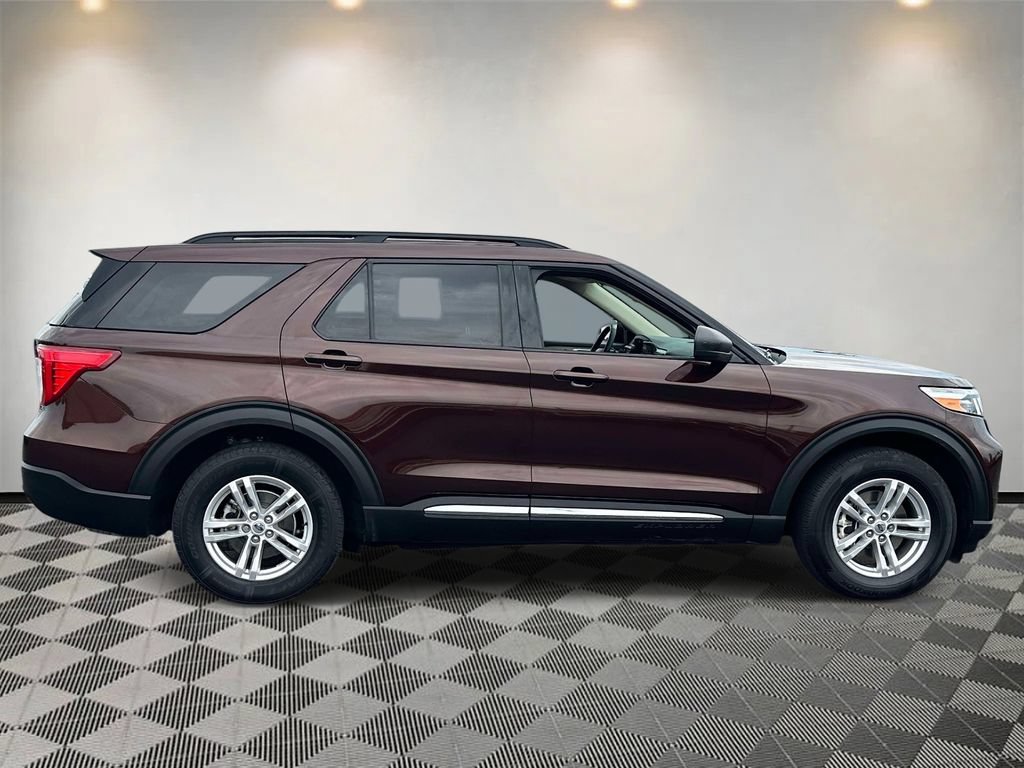 Certified 2020 Ford Explorer XLT w/ Equipment Group 202A AWD/4WD image 2