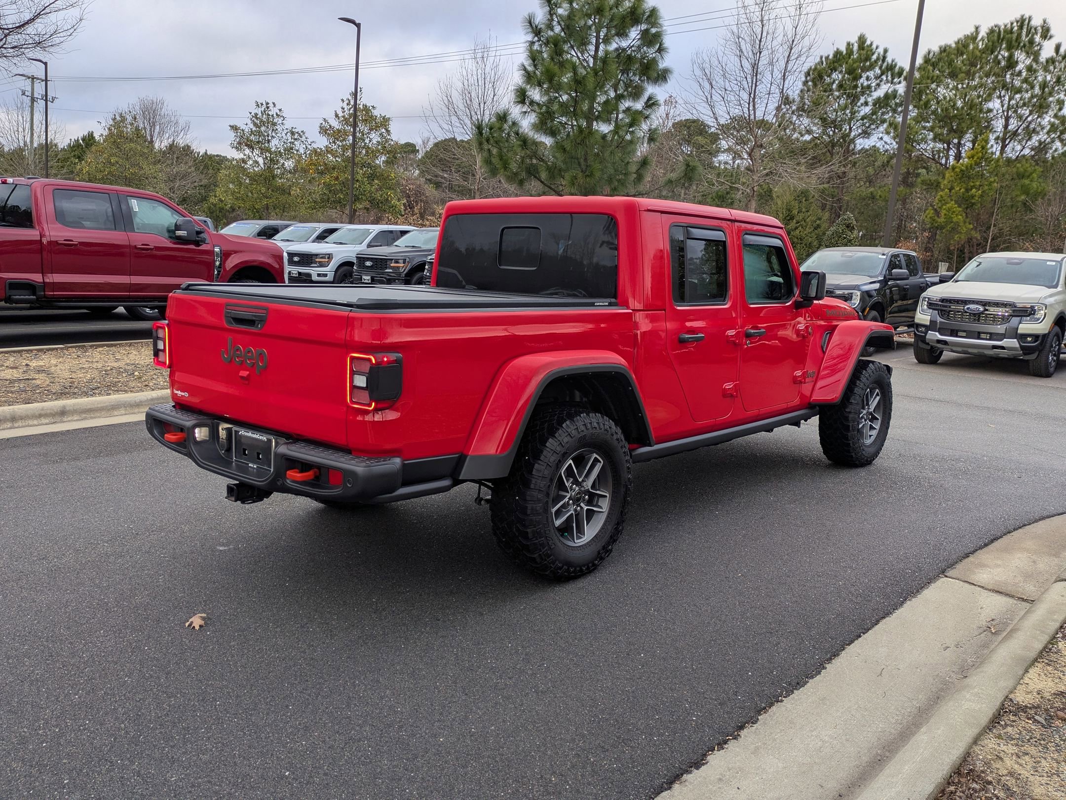 Used 2024 Jeep Gladiator Mojave image 7