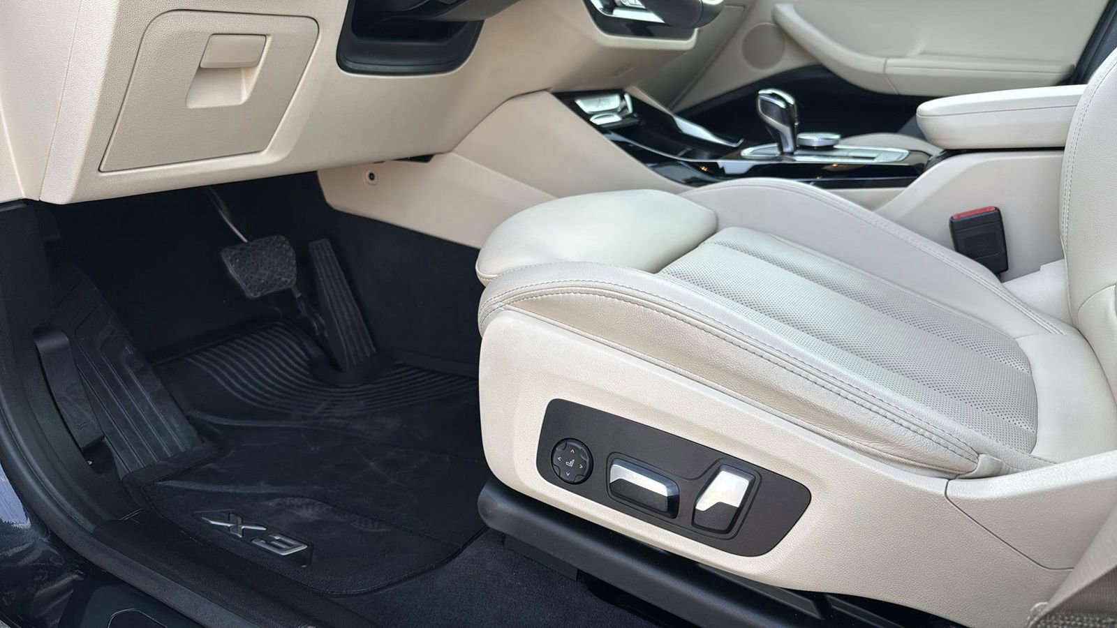 Used 2022 BMW X3 sDrive30i w/ Premium Package 2 image 11