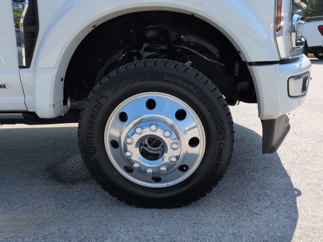 Certified 2025 Ford F450 Platinum w/ Platinum Plus Package AWD/4WD image 12