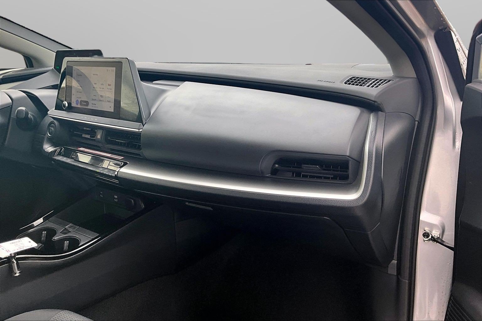 Used 2025 Toyota Prius LE FWD image 21