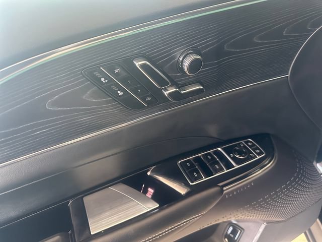 Used 2024 Cadillac Lyriq Luxury AWD/4WD image 11